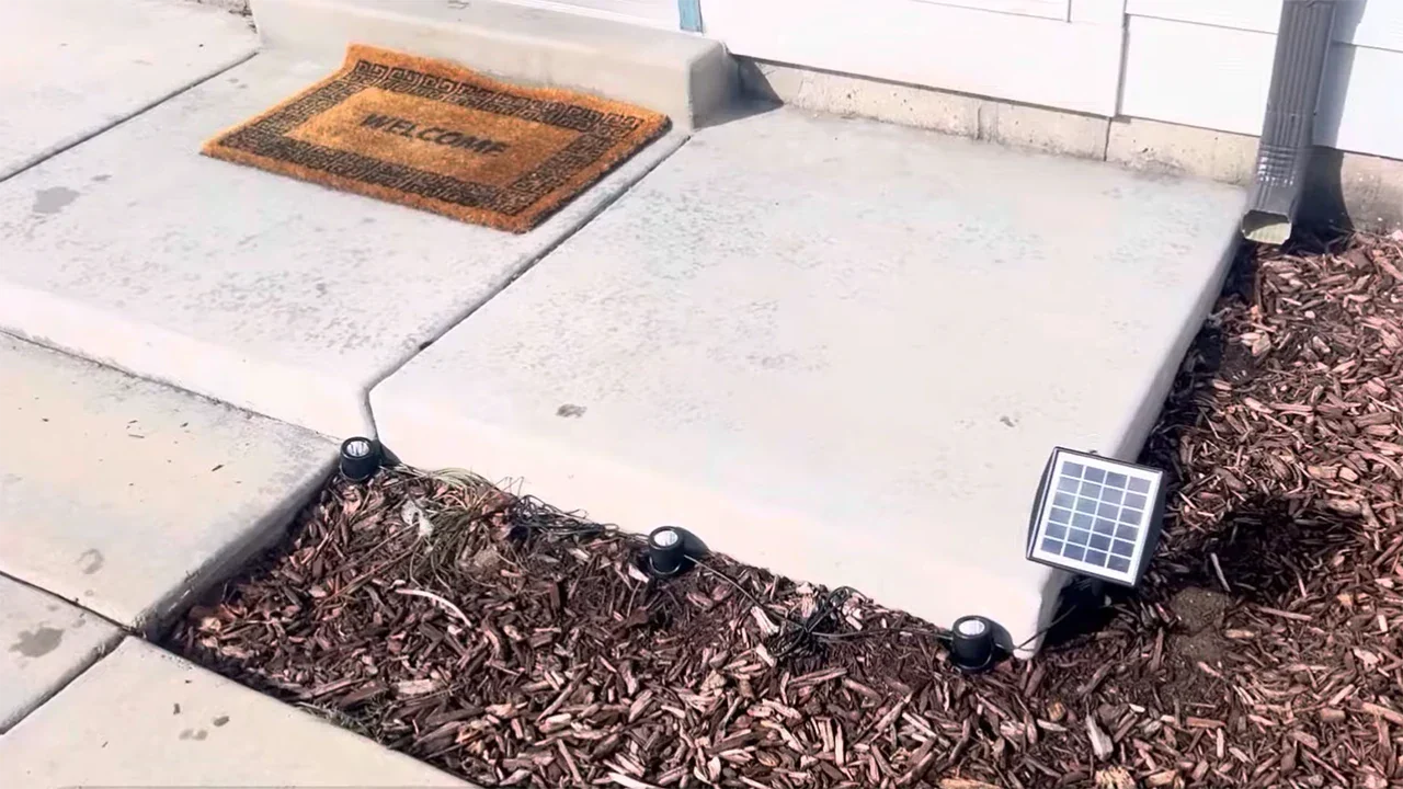 solar pond lights for a outdoor landscape