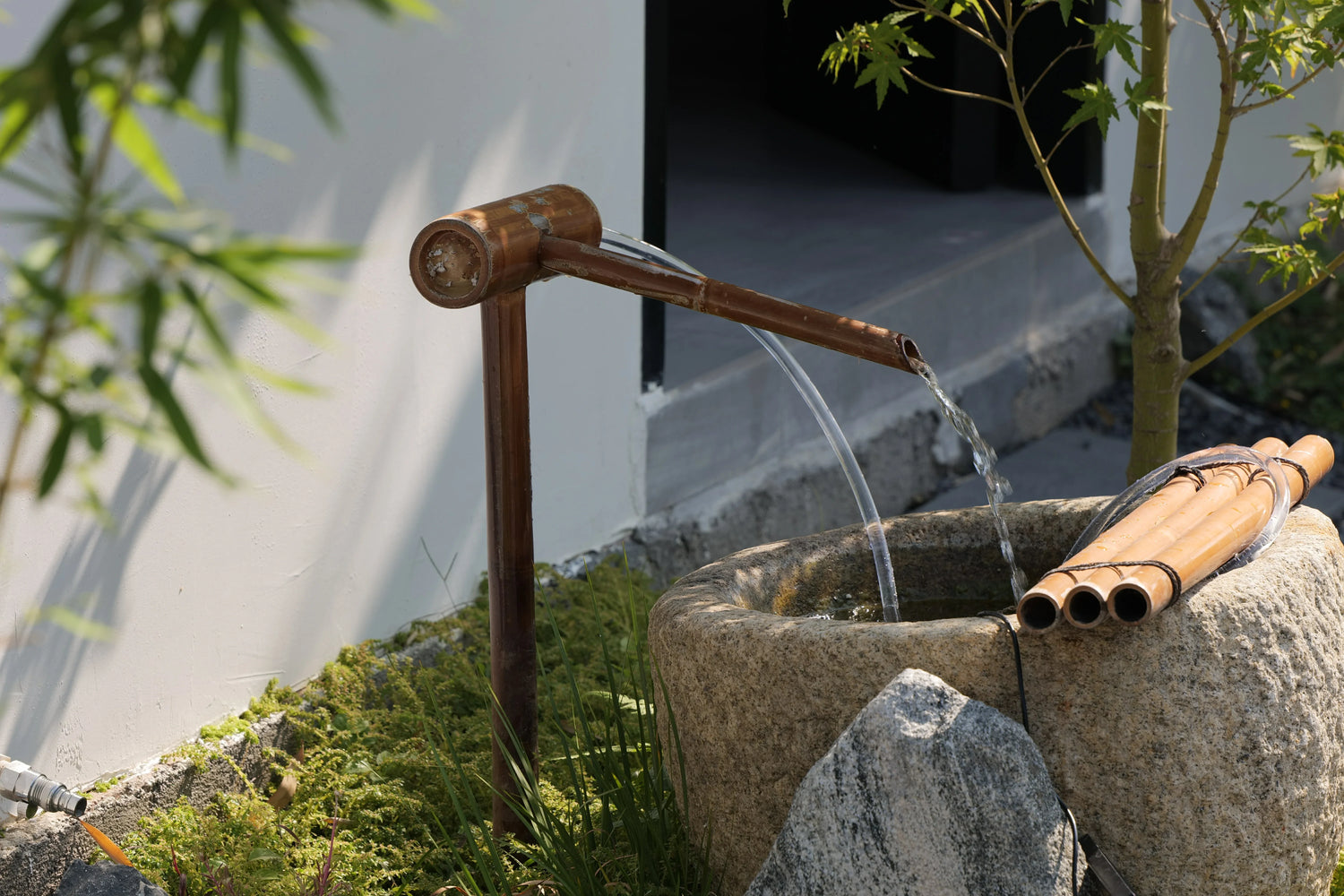 Mini Solar Water Pump: Efficient and Energy-Saving Water Use in Small Scenarios